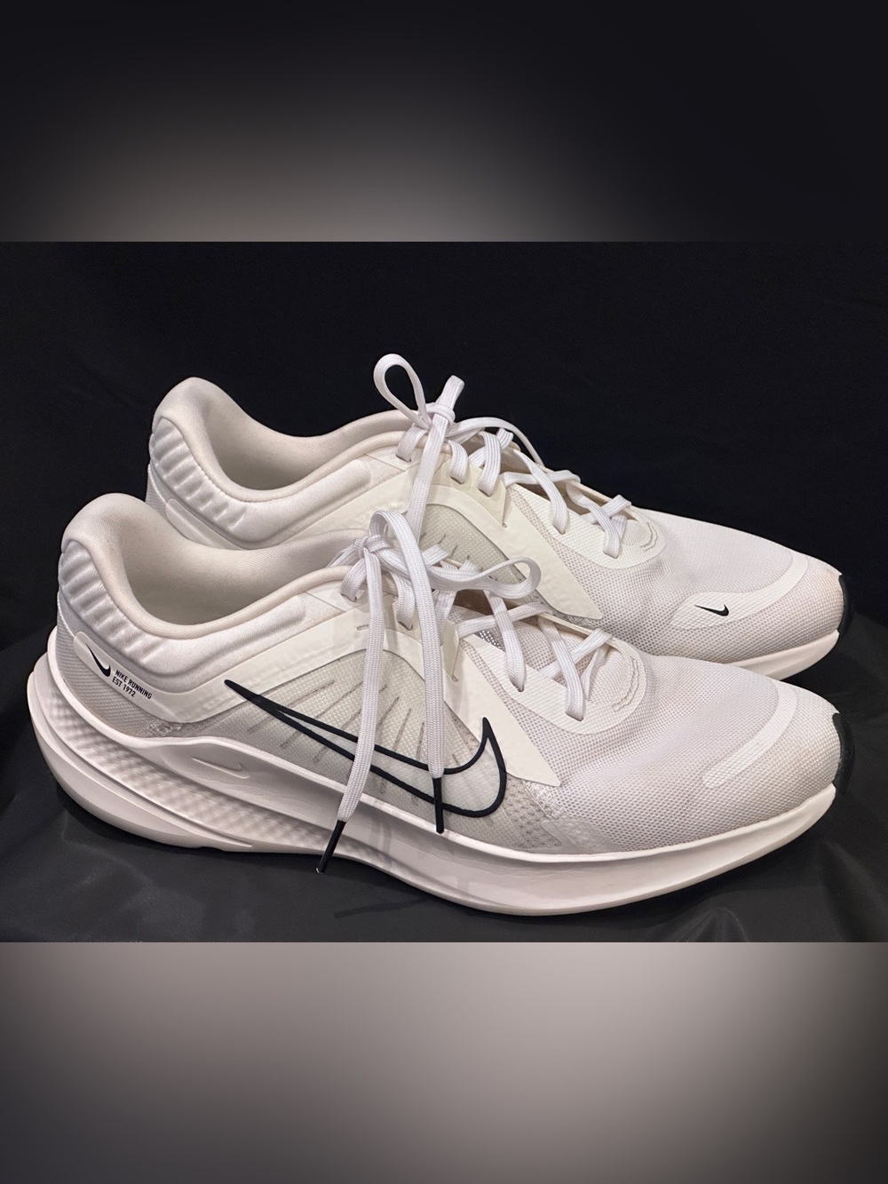 Nike Quest 5 Running Shoes White Black DD9291-104 Women’s Size 11